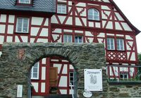 Eingangstor zu unseren Ferienwohnungen am Mittelrhein